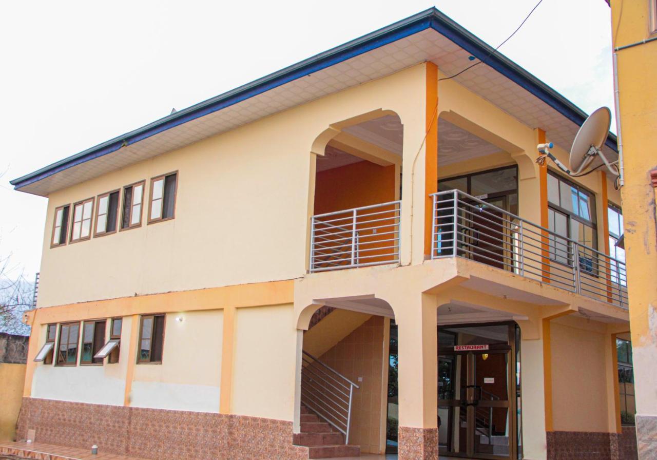 Nbangba Hotel Techiman Экстерьер фото