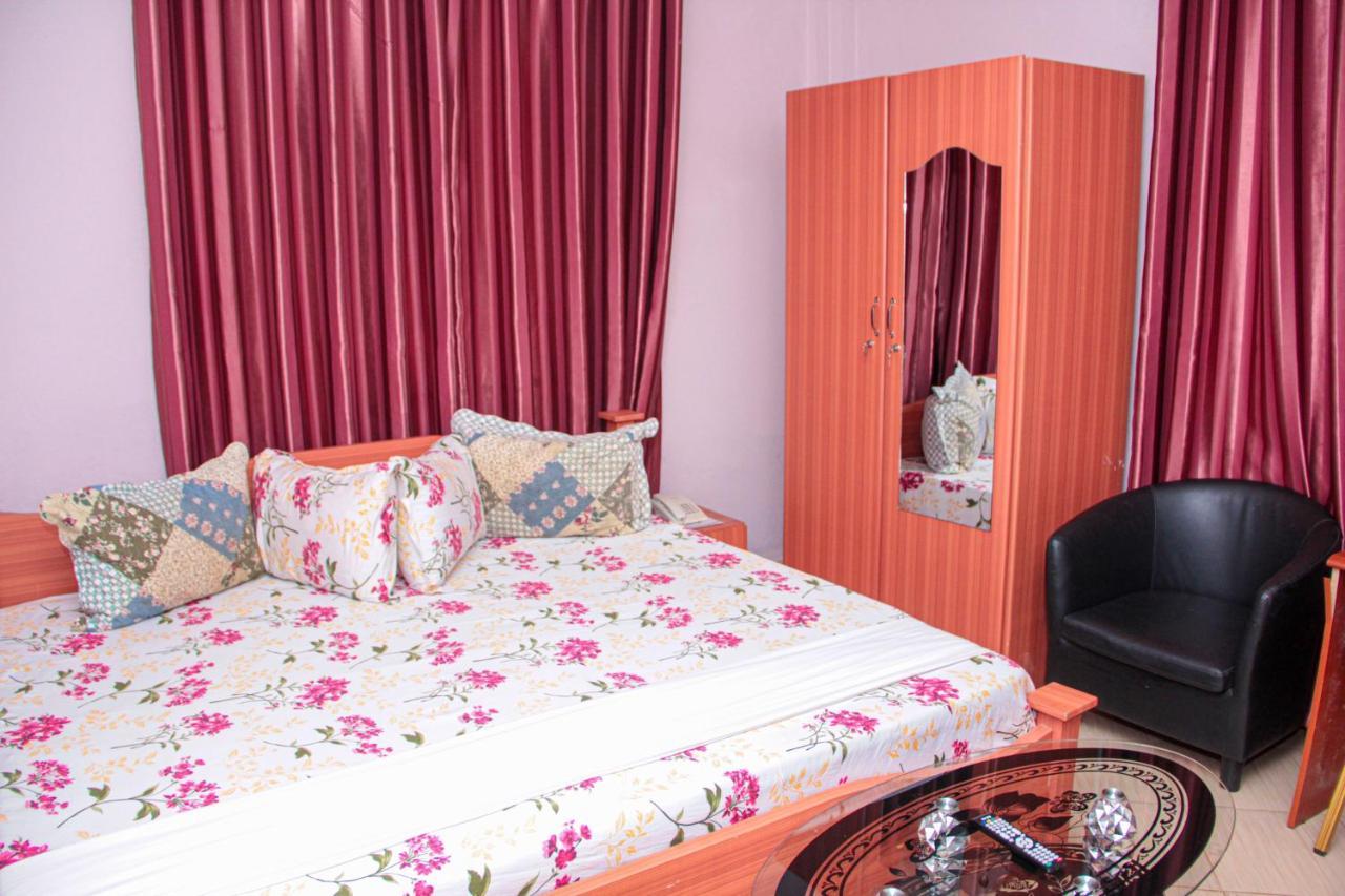 Nbangba Hotel Techiman Экстерьер фото